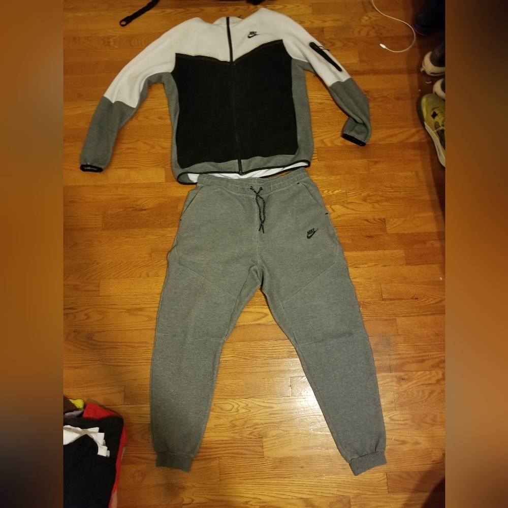 Nike tech